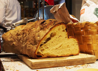 Pane, Matera e Timbri contro il malocchio. pane di matera perrone
