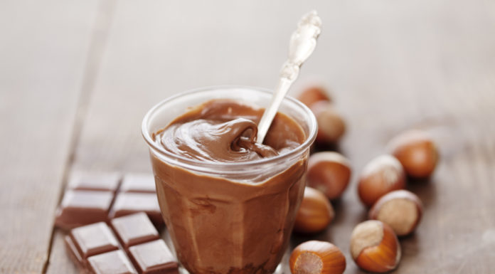 Nutella fatta in casa, deliziosa crema spalmabile e senza olio di palma. La nutella fatta in casa