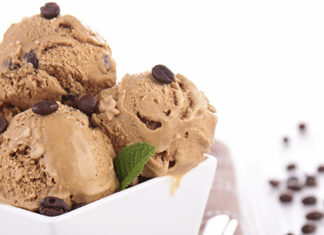 Gelato al caffè fatto in casa