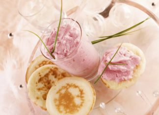 Taramosalata o Tarama, purea di uova di pesce che va di moda. Taramosalata o Tarama come servirla