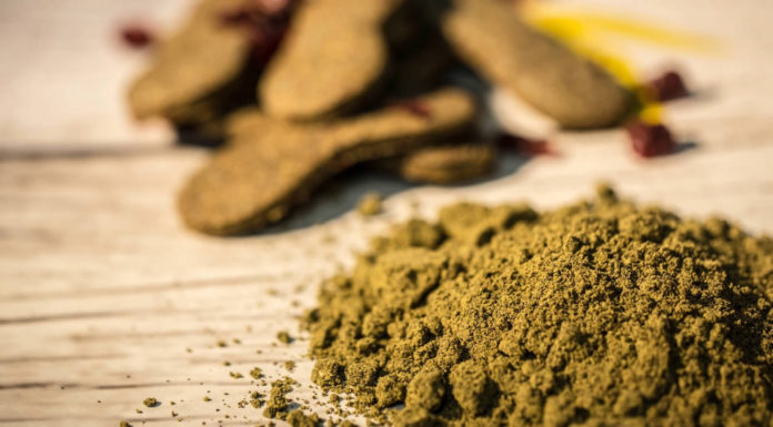 Biscotti di canapa (cannabis), legali e gustosi. La farina di canapa