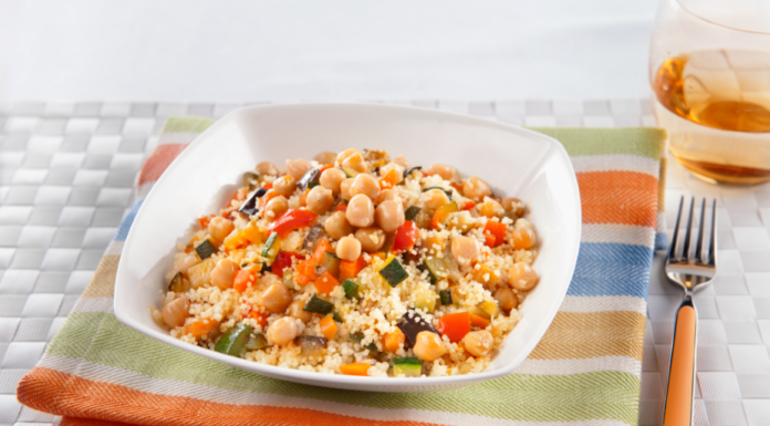 Cous Cous con ceci verdure e curcuma