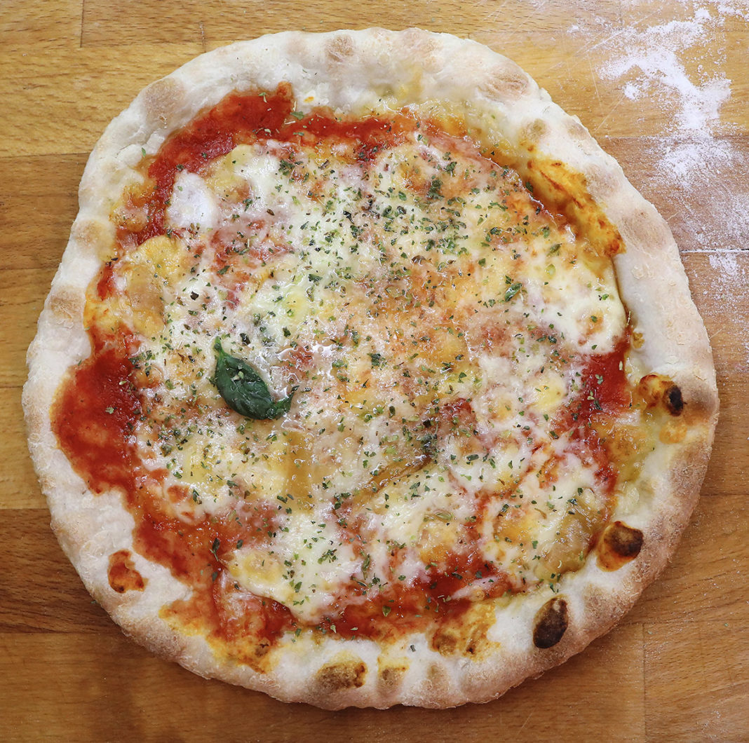 La vera pizza napoletana fatta in casa? Ecco la ricetta!