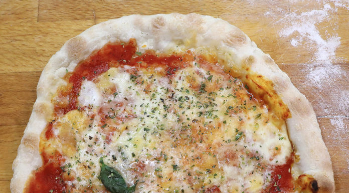 La vera pizza napoletana fatta in casa