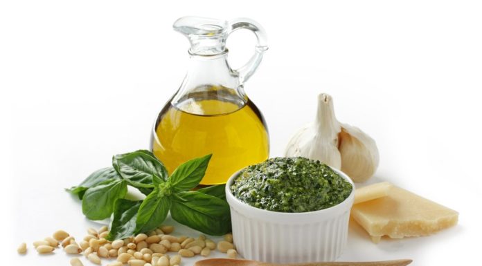 Pesto alla Genovese, la ricetta originale, consigli ed errori da evitare pesto alla genovese ricetta