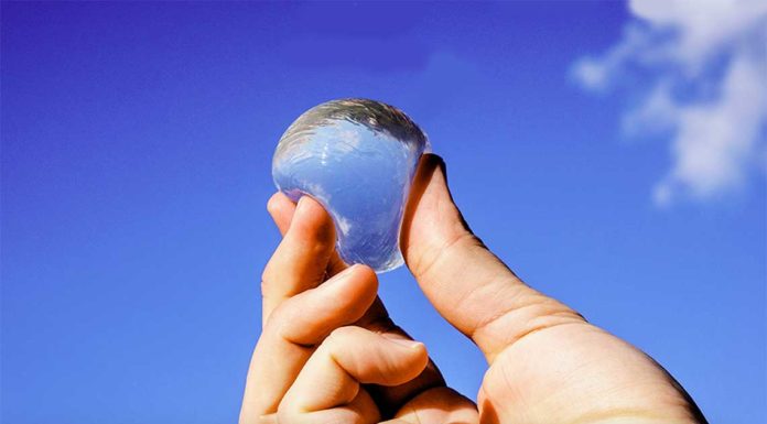 Ebbene sì, ora anche l'acqua si mangia! Scopri le Ooho Balls