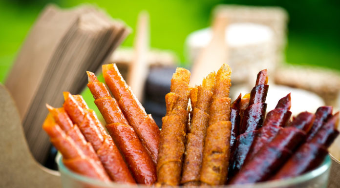 Fruit Leather: la pelle di frutta è uno snack sano, gustoso e divertente fruit leather