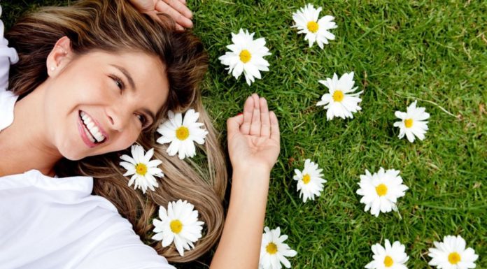 Scopri il segreto per mangiare meno, dormire meglio ed essere più felici