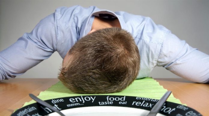 Anche tu hai una di queste abitudini dopo aver mangiato? Scopri 5 cose che non devi fare!