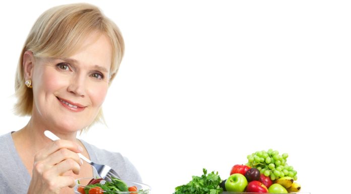 Menopausa e alimentazione, ecco i cibi da preferire e da evitare Menopausa e alimentazione: ecco i cibi da preferire e da evitare