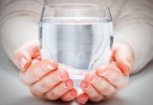 Hai uno di questi sintomi? Significa che non bevi abbastanza acqua