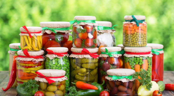 Evita il rischio di intossicazione da botulino, conserva correttamente gli alimenti sottolio