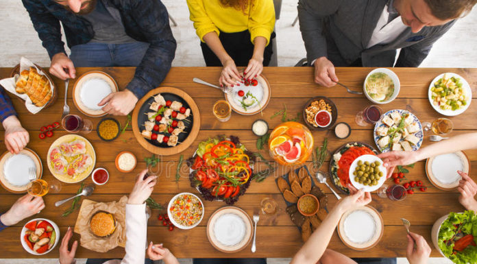 Università di Hiroshima: “Mangiare velocemente aumenta il rischio di sindrome metabolica” mangiare veloce