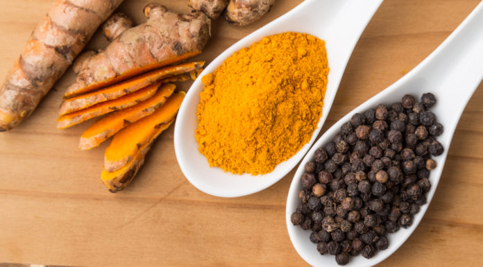 Siete sicuri di conoscere tutte le qualità della curcuma? Ecco come usarla per il vostro benessere le qualità della curcuma