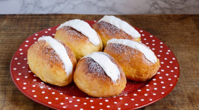 Maritozzi con la panna, un dolce romano super goloso! maritozzi