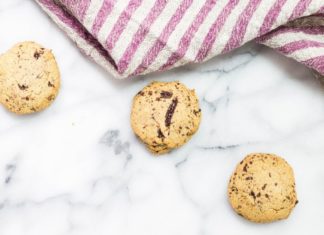 Sei a dieta? Ecco come preparare lo spuntino ideale: biscotti ai fiori d’arancio Biscotti ai fiori d'arancio