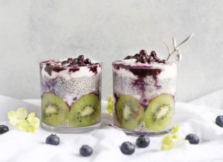 Sei in cerca di una colazione fresca e nutriente? Prepara con noi il pudding ai semi di chia Pudding ai semi di chia