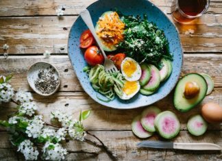 Come cucinare delle uova sode perfette? Ecco i tempi di cottura e le modalità per un risultato ottimo uova sode