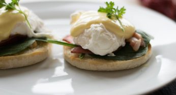 La soluzione giusta per una prima colazione indimenticabile: sai preparare le uova alla Benedict?