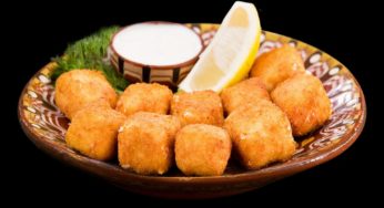Prepara con noi dei teneri e gustosi bocconcini di formaggio fritto!