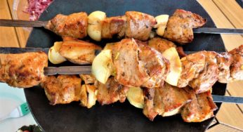 Sai cos’è il shish kebab? Ecco come prepararlo