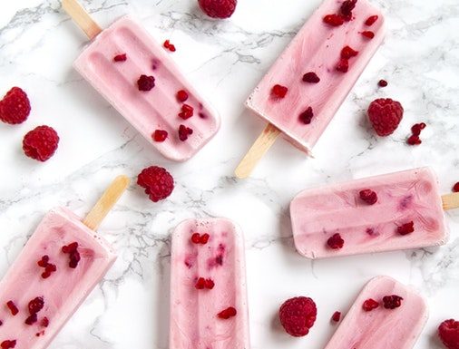 Gelato allo yogurt e lamponi