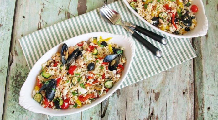 insalata di riso con pesce