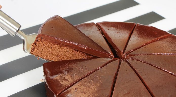 Torta tartufata al cioccolato fondente