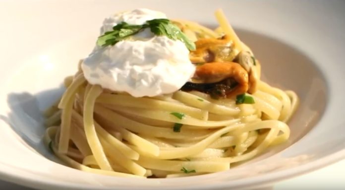 Linguine alle cozze, burrata e basilico