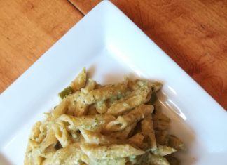 Primi piatti vegetariani: pasta zucchine e formaggi una vera delizia Pasta zucchine e formaggi