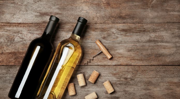 Cavatappi personalizzati, strumento utile ed elegante con una storia lontana Cavatappi