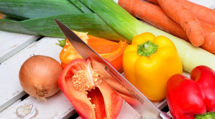 Come preparare i peperoni arrostiti: ricetta e trucchi per spellare i peperoni come preparare i peperoni arrostiti