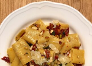 pasta comoda con condimento a crudo