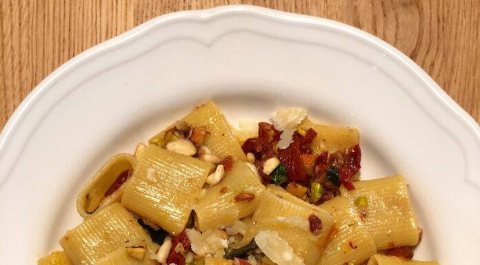 pasta comoda con condimento a crudo