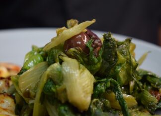 Scarola, passi e pinoli scarola, passi e pinoli