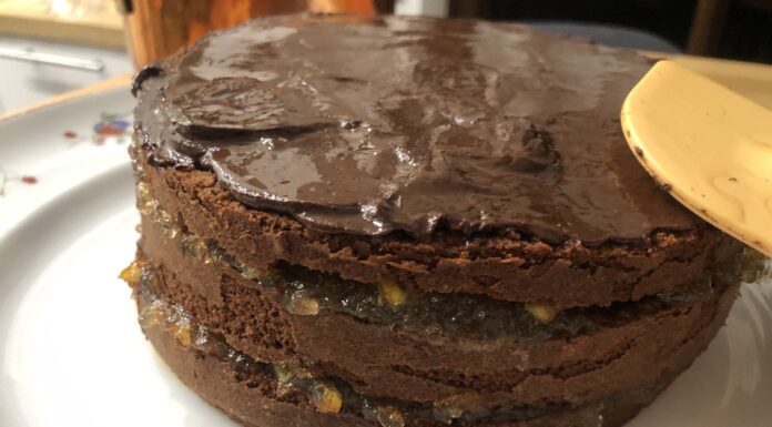 Torta al cioccolato con marmellata di arance amare (senza burro)